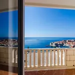 Bonavista - Premium Two Bedroom With Balcony And Sea View A2 *