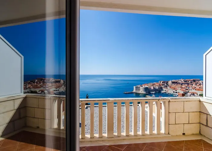 Bonavista - Premium Two Bedroom With Balcony And Sea View A2 *